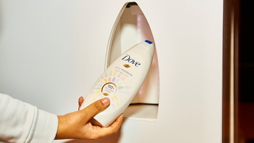 Dove's Vending Machine Touts Recycled Plastic Packaging