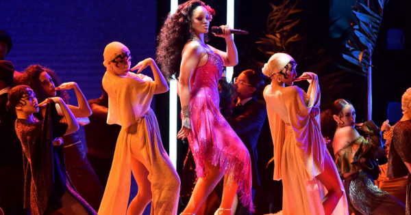 Rihanna Will Headline Super Bowl 57 Halftime Show￼