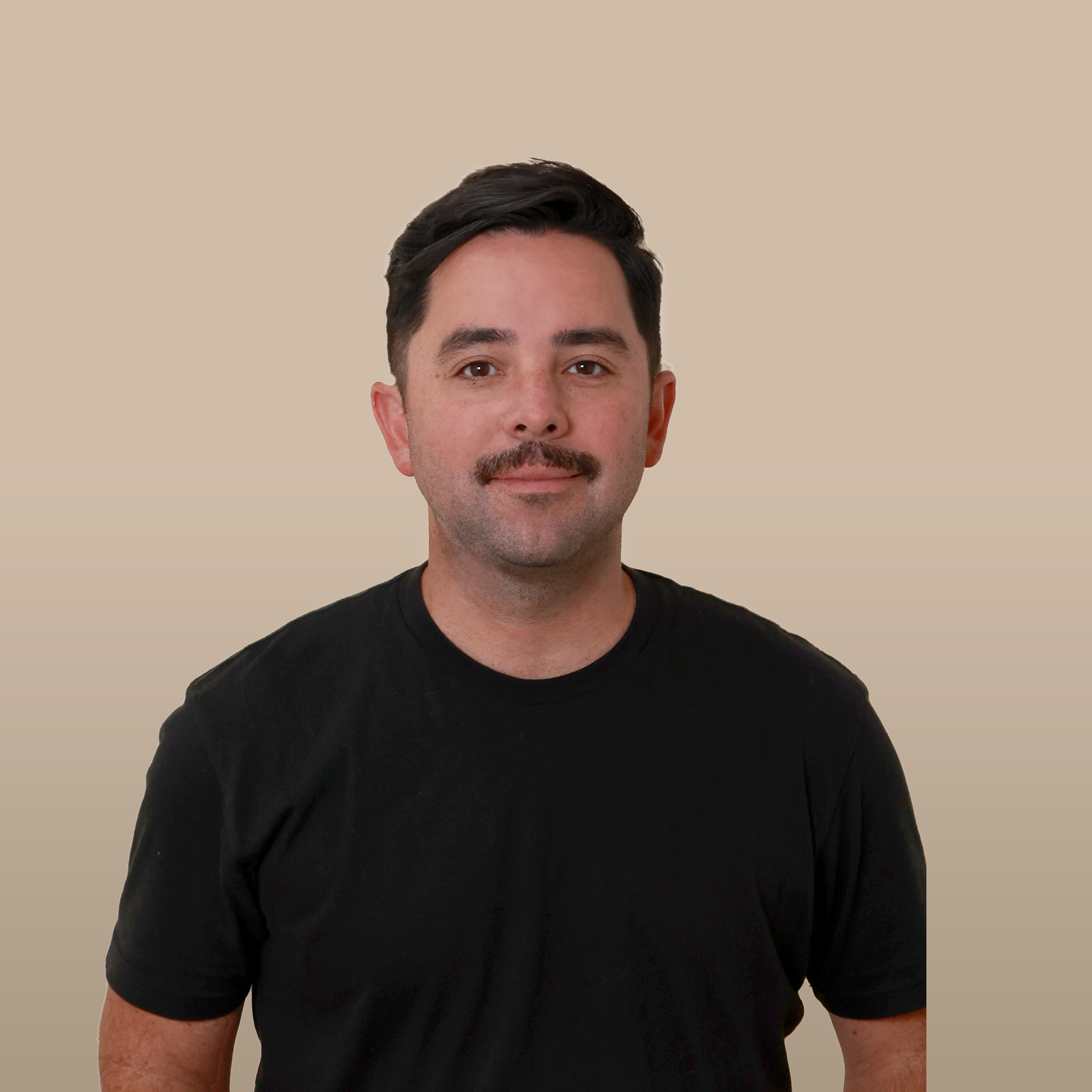 Headshot of David Suarez