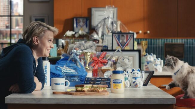 Kate McKinnon & Mayo Cat Feature in Hellmann's Super Bowl Ad